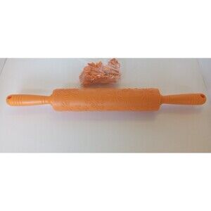 Temp-tations Classic Embossed Silicone Rolling Pin with Fall Cookie Cutters *NEW